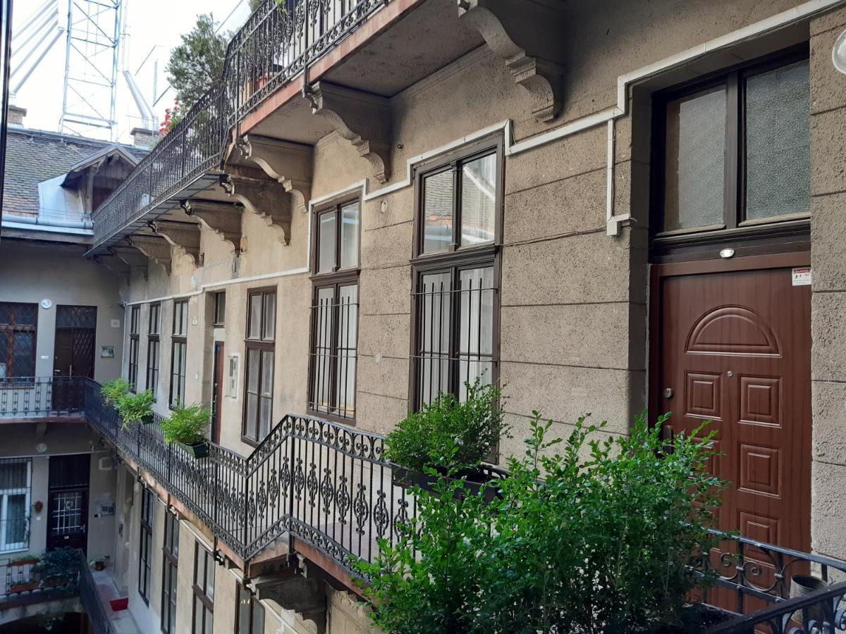 Valentin Apartman Apartamento Budapeste Exterior foto